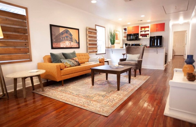 Eclectic Uptown Apt | Blocks to Magazine Street