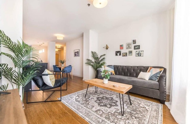 Stylish Fresh Historic Apt w/ Downtown Views