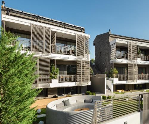 Eco Green Residences & Suites