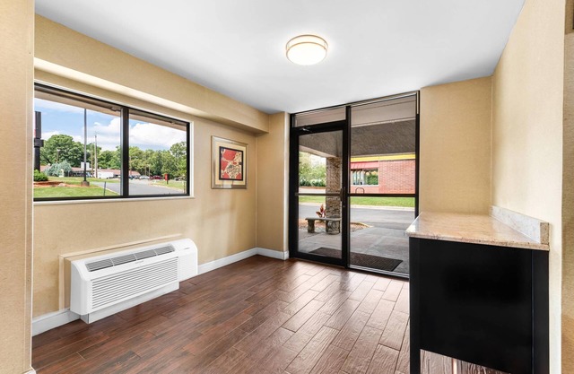 Econo Lodge Charlotte Airport