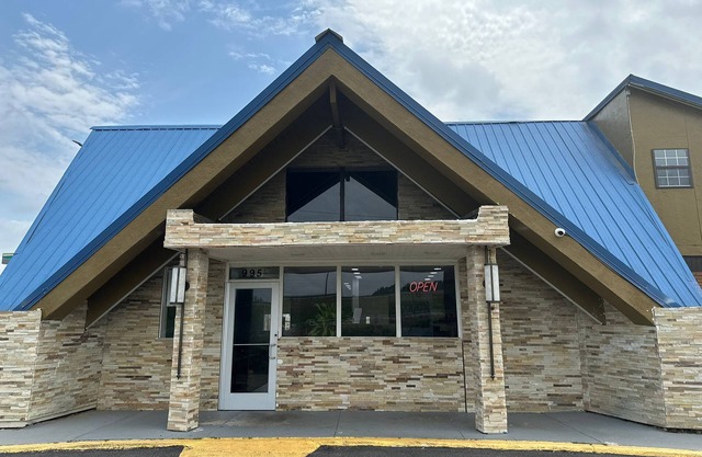 Montgomery Inn & Suites