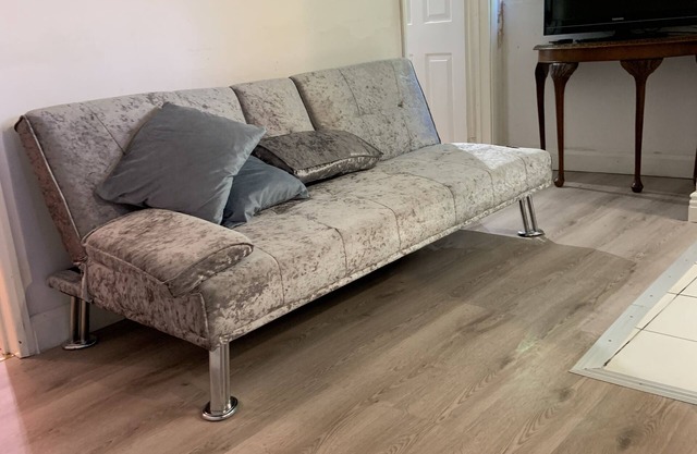 Economical 2BR Small Furnished Annex-high Wycombe
