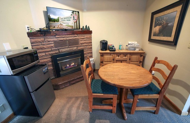 Economical Suite with King Bed & Woodburning Fireplace