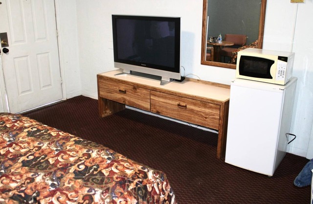 Economy Inn