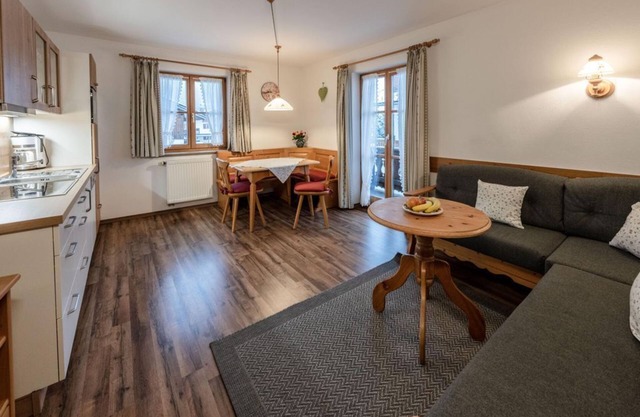 "Edelweiß" - holiday apartment / 2 bedrooms / shower, toilet - brown, country house