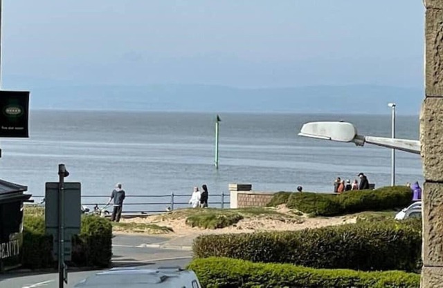 EDEN BAY - 20 metres from MORECAMBE BAY.