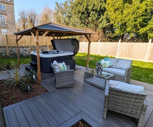 Eden Grove 2 Bed Holiday Retreat With Hot Tub