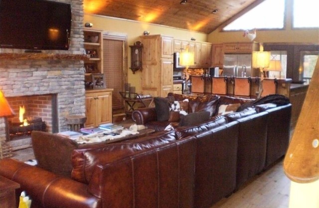 Eden Isle Cabin à Heber Springs pour 12, 10 lits au Greers Ferry Lake 4B, 3BA