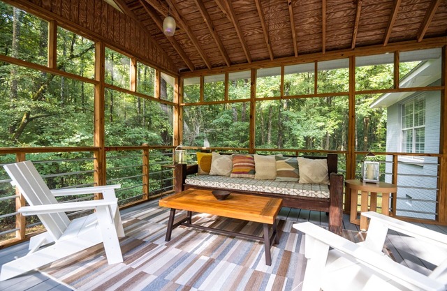 Edge of the Woods | 4 Bed, 2 Bath