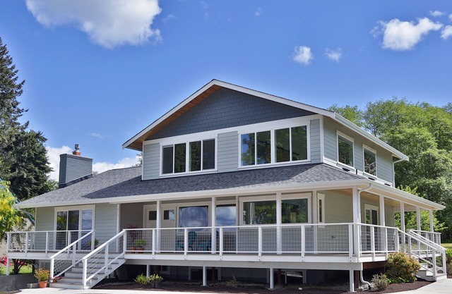 Nouvelle maison! Marchez jusqu'à Langley. 2 suites de maître; 2 chambres à coucher au rez-de-chaussée et bains