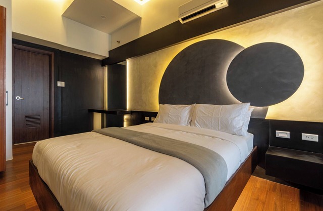 Edgy 1BR Loft Ibiza CV - Free Parking - 4 Guests
