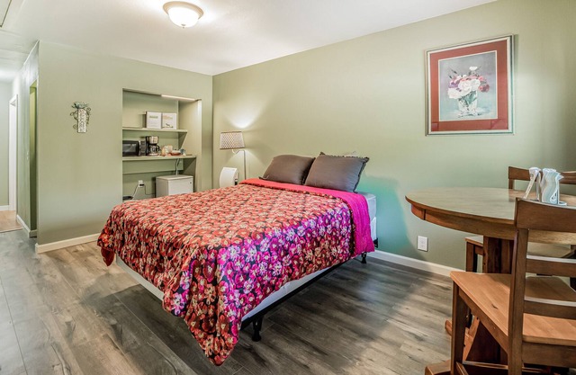 Efficient Studio Getaway w/ Free WiFi, Kitchenette, & Private Washer & Dryer!