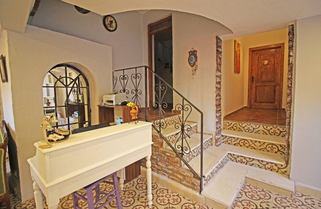 Eflatun Guest House