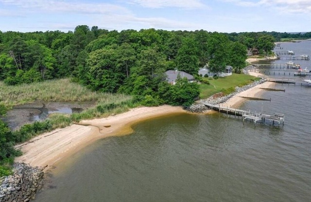 Egret Court - Newly built cozy modern home with access to water and beach