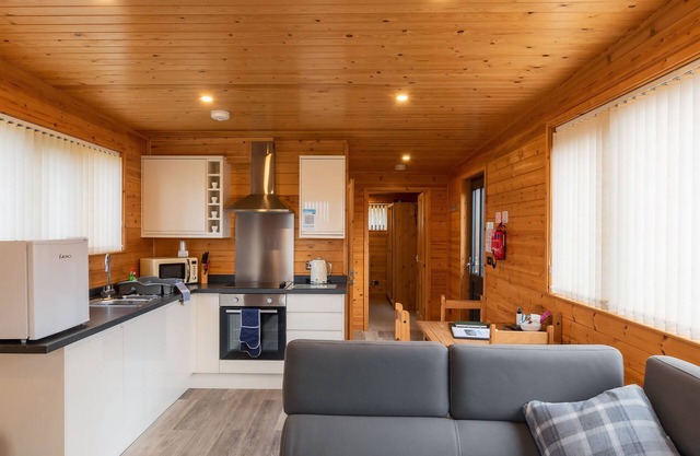 Egret Park 1 - Luxury Lodge with Hot Tub