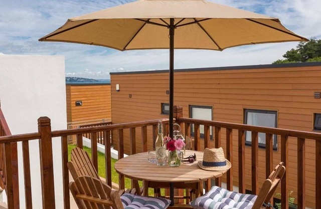 EGRET, romantic, luxury holiday cottage, with pool in Brixham