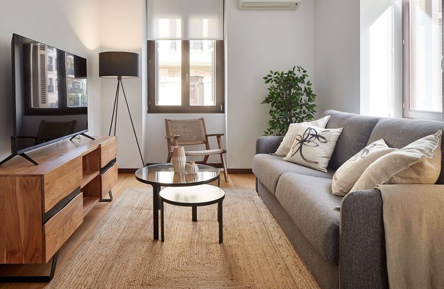 Eiffel | The Rentals Collection