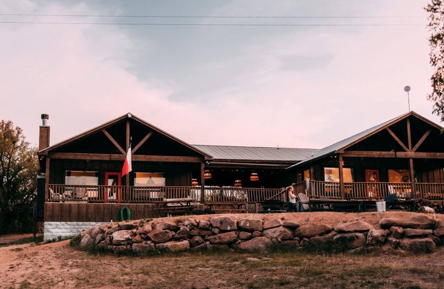El Castell + El Castellito - on the Llano River (Sleeps 26+)