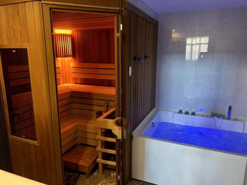 El Gallinero, Loft con sauna y jacuzzi - Housevanlive