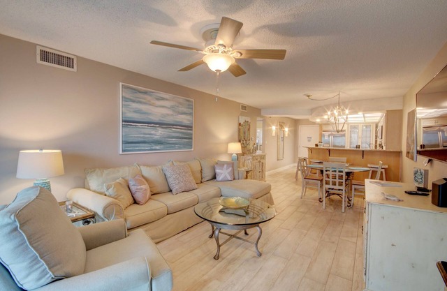 2BR / 2BA - Belle vue sur le golfe et la piscine