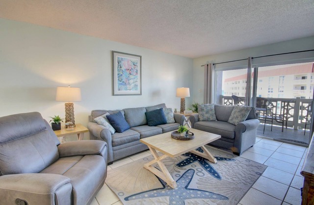 2BR / 2BA - Belle vue sur le golfe et la piscine