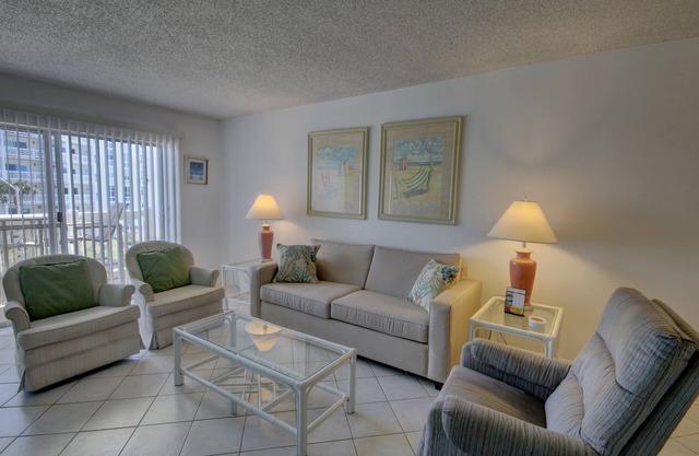 2BR / 2BA - Belle vue sur le golfe et la piscine
