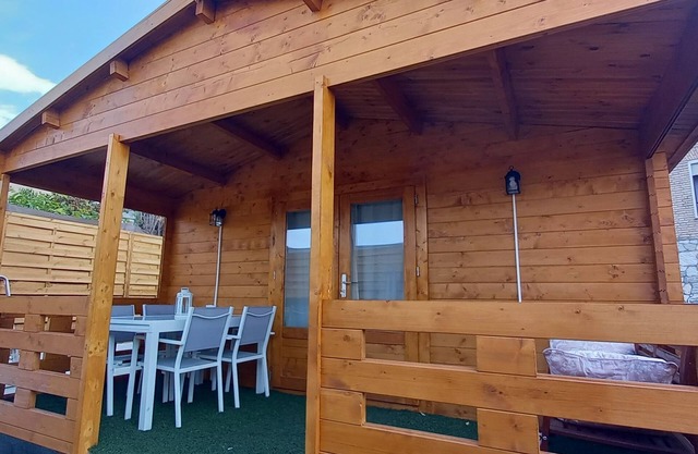 El Mirador de Santiago. Casa Sierra Nevada. Bungalow de Madera con Piscina