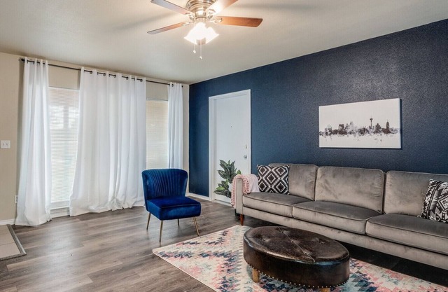 El Monte - 20% OFF Entire 4BR Home in Great Location w/ Backyard - Fast WiFi
