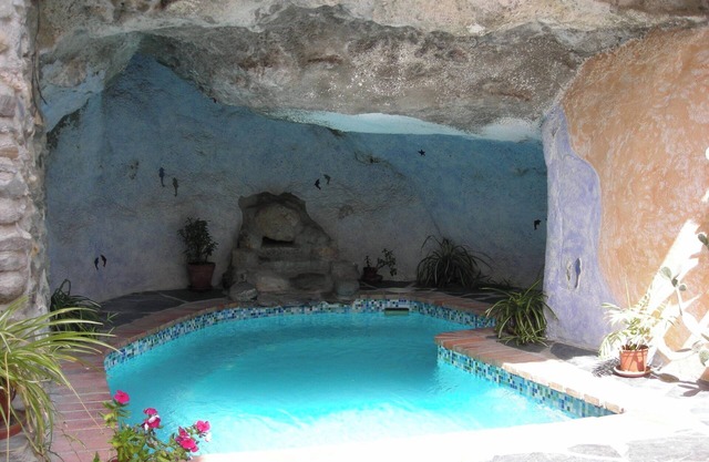 El Sol: 1-bedroom with cave pool! Enjoy mountains, beach and Granada/Malaga