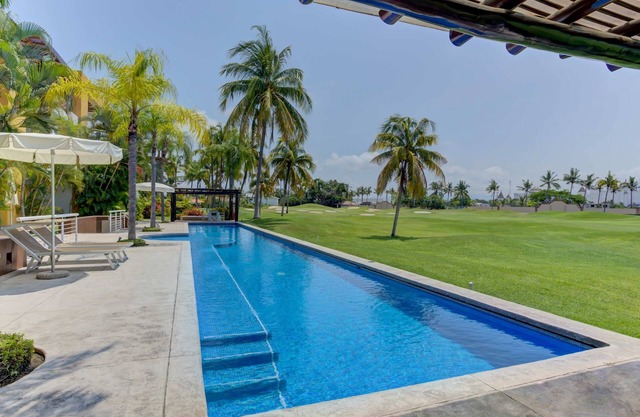 El Tigre Deluxe, 2BD, Pool and Golf view and near Beaches!