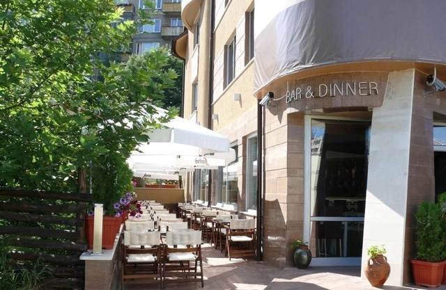 Elate Plaza Business Hotel