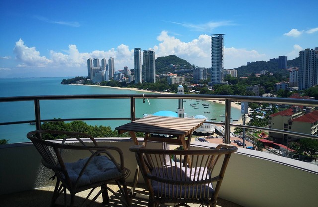Elegant 121 sqm apartment with fantastic sea views