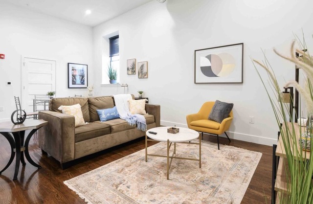 ★Elegant 2BR King Bed | Loft apt | 30 min to NYC★