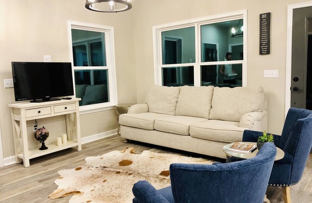 Élégant cottage privé 2BR 2 min d'I-75 / US90