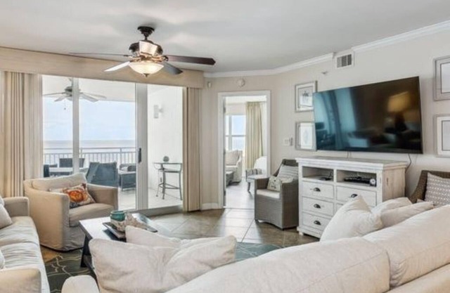 Elegant 3/3 Condo With Panoramic Views!!!