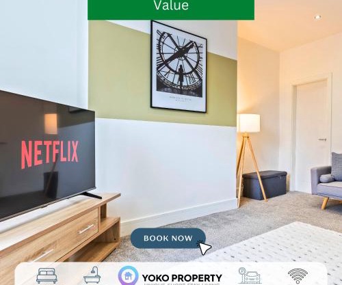 Elegant 3 Bedroom 2 Bathroom House - Sleeps up to 7 - Free Parking, Fast Wifi and Smart TV - Perfect for Contractors and Groups - by Yoko Property
