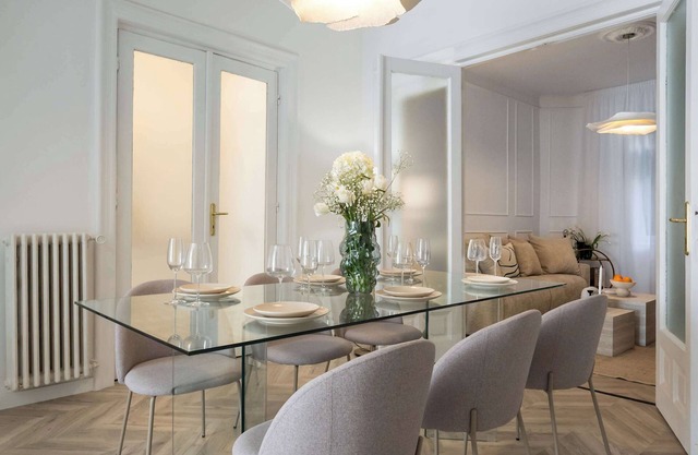 Elegant 3BR Retreat - Steps away Cismigiu Gardens