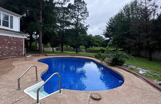 Mansion mostly King Beds fronting Golf Course near Mall