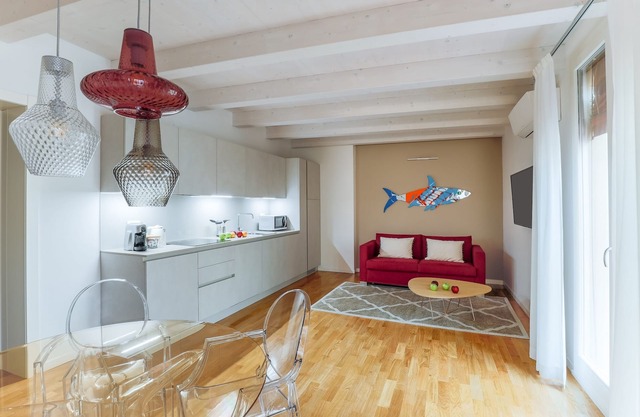 Les portes ÉLÉGANTES ET CONFORTABLES sous les tours