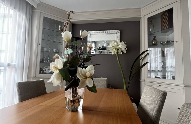 Elegant and Confortable 2 bedrooms 2 bathrooms - Private Parking - Mobile Aircon