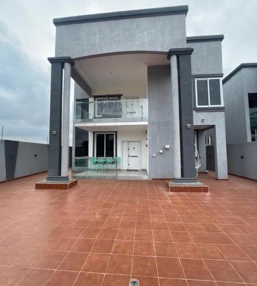 Elegant and Cosy Four Bedroom Home in Accra