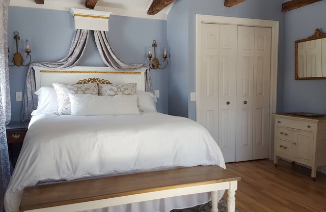 Elegant and Historic Farmhouse B&B with Farm-to-Table Breakfast Near Ithaca