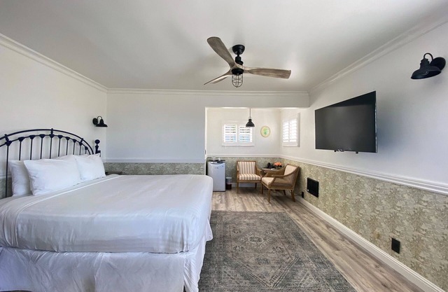 Executive Suite - Carmel Green Lantern Inn
