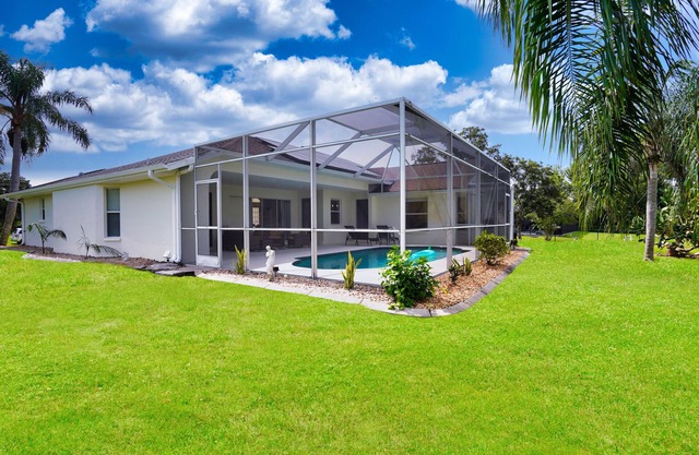 Elegant and Spacious 3 BR House w/ Heated Pool