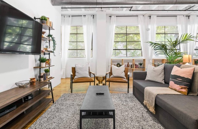 Elegant Apartment near Emory!