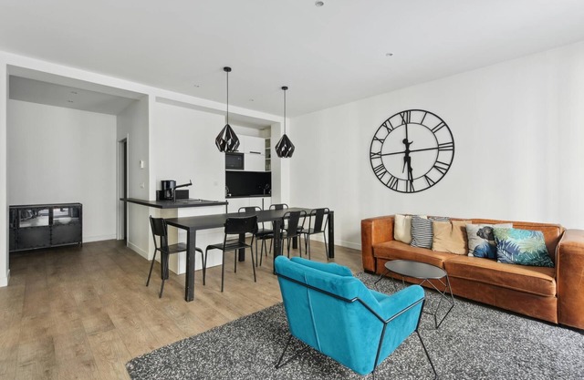 Elegant apt quartier Concorde Paris