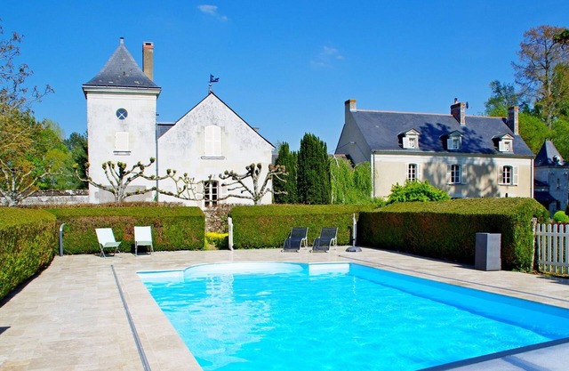 Elegant B&B near Loire with park and pool