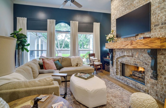 Elegant Baton Rouge Home w/ Yard ~ 3 Mi to LSU!
