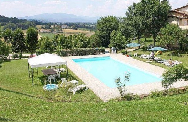 Appartement avec piscine partagée