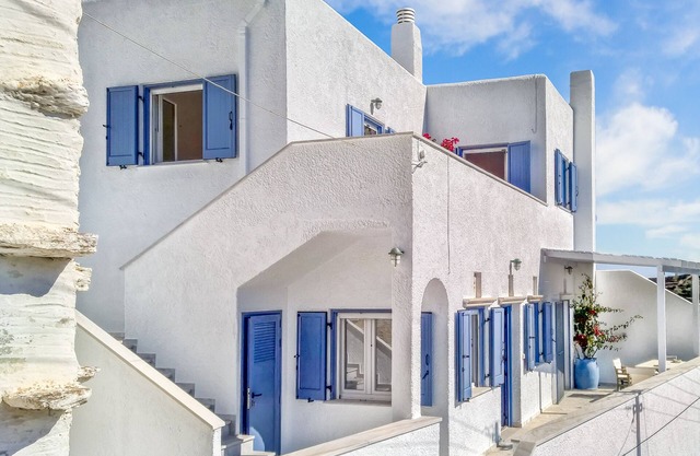 Maison élégante des Cyclades dans un petit village